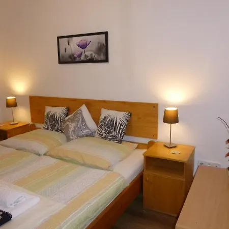 Zsuzsa Apartman Heviz-centrum شقة Hévíz