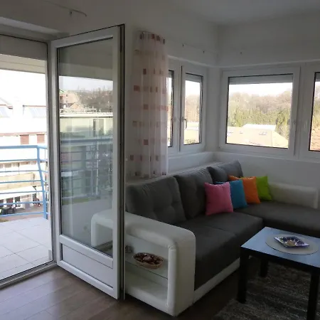 Zsuzsa Apartman Heviz-centrum شقة *